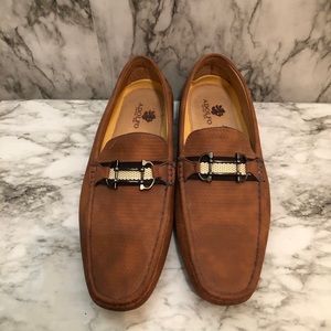 Adolfo tan loafers